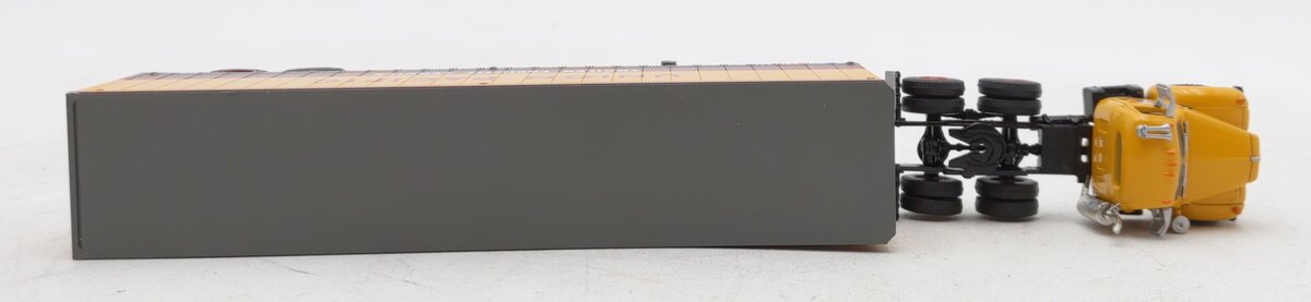 Athearn 93190 HO RTR Union Pacific Mack B Tractor w/ 40' Trailer