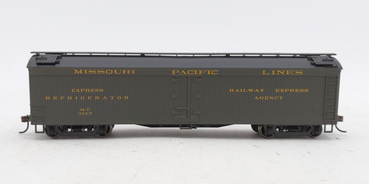 Athearn 92566 HO Scale RTR Missouri Pacific 50' Express Reefer #3157