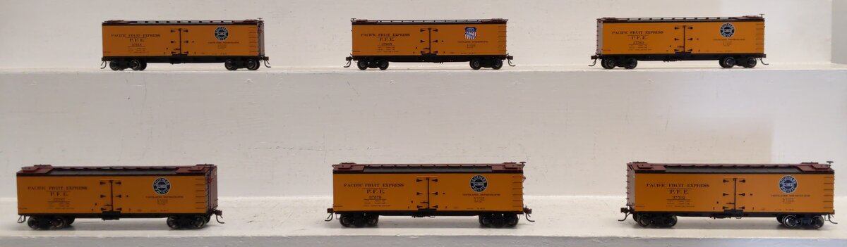 MTH 80-90001 179 HO Pacific Fruit Express R40-2 Reefer Car Set (Set of 6)