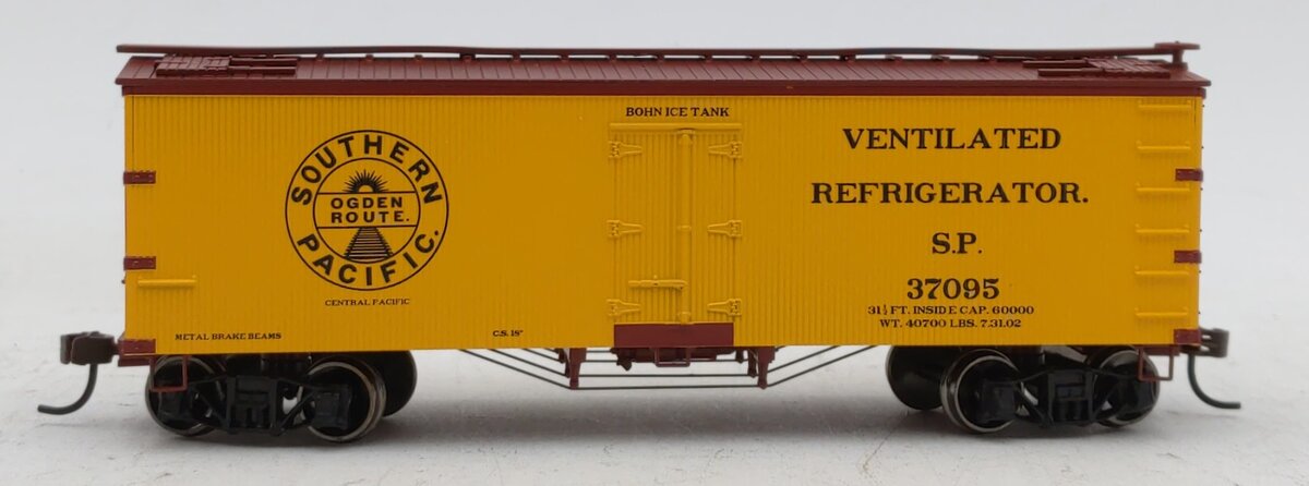 Roundhouse 84120 HO Southern Pacific/Ogden 36' Old Time Wood Reefer #37095