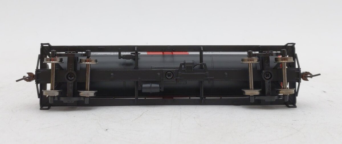 Athearn 74460 New England Alcohol 3-Dome Tank Car #34