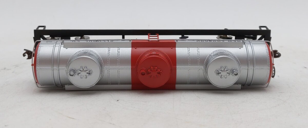 Athearn 74460 New England Alcohol 3-Dome Tank Car #34