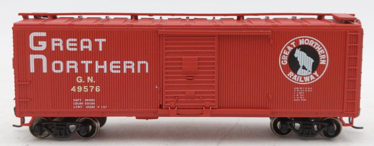 Roundhouse 84687 HO Great Northern 40' Wood Boxcar #49576