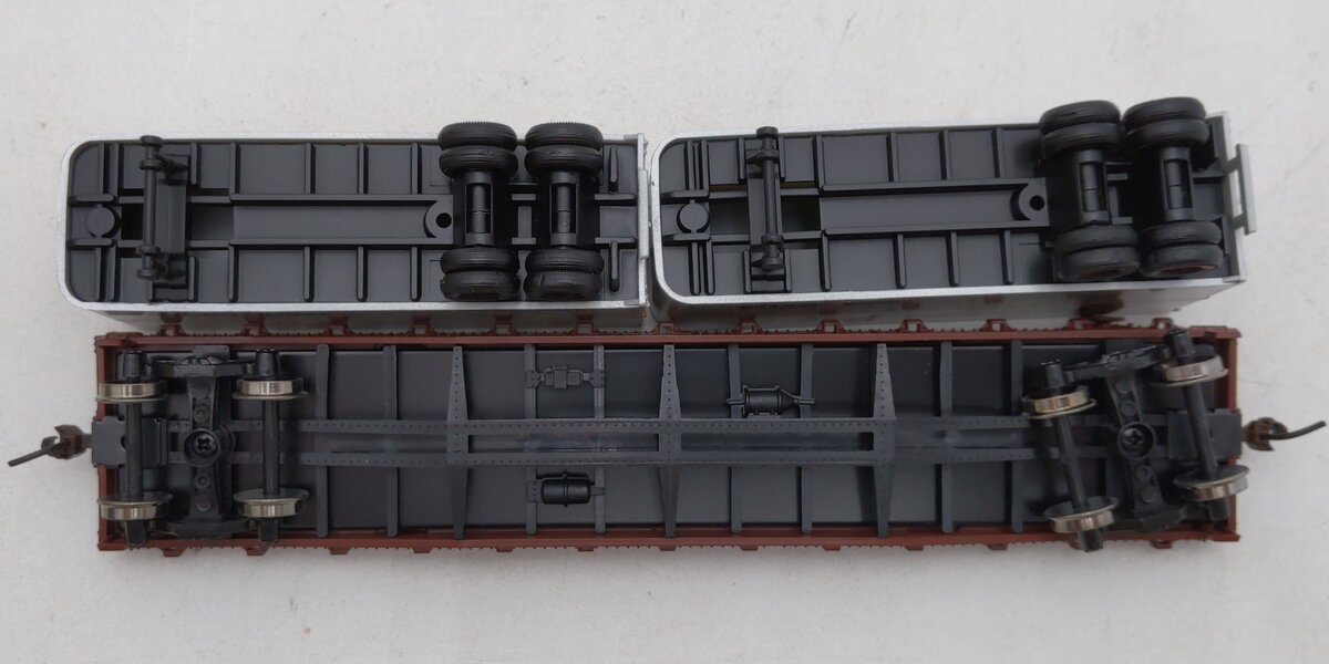 Athearn 96361 HO Southern Pacific RTR 50' Flat Car with (2) 25' Trailers #563058