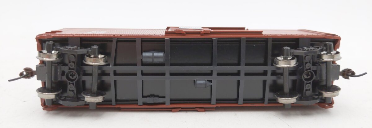 Roundhouse 84695 HO Western Pacific RTR 40' Wood Boxcar #17385