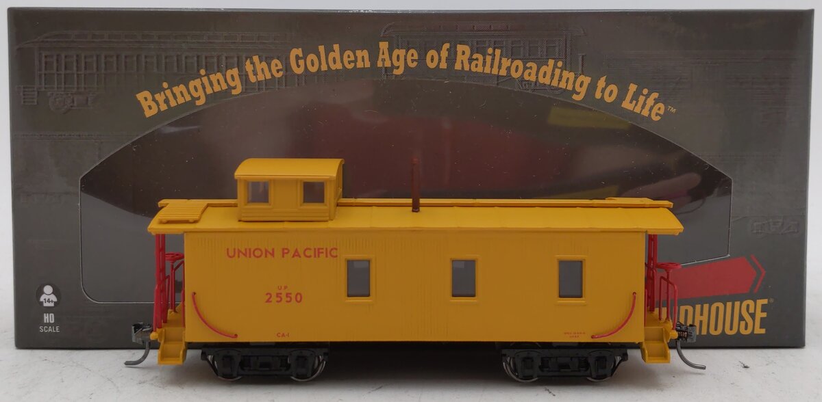 Athearn 85827 HO Union Pacific RTR 30' 3-Window Caboose #2550