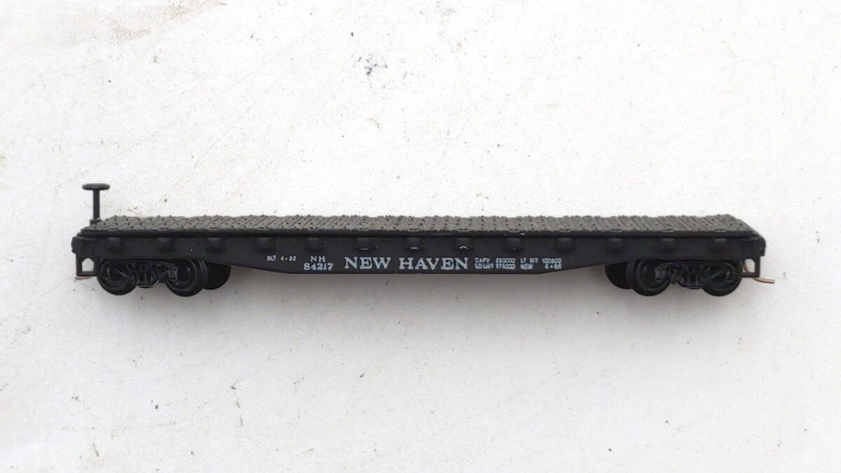Bachmann 5543 N Scale New Haven Flatcar with Sealand Container Load #84217 EX