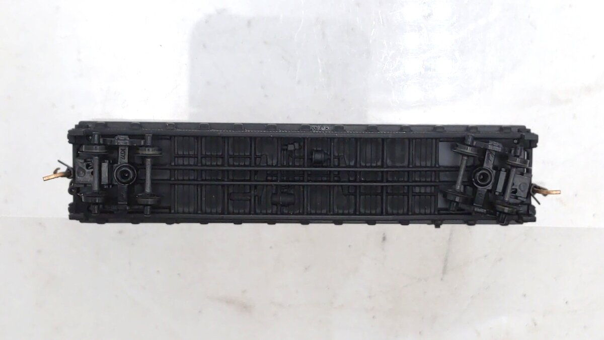Bachmann 5543 N Scale New Haven Flatcar with Sealand Container Load #84217 EX