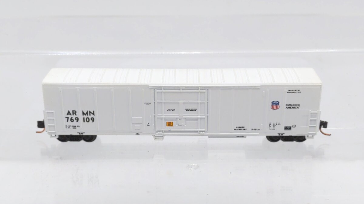 Athearn 11101 N Scale ARMN Union Pacific 57' Mechanical Reefer #769109 LN