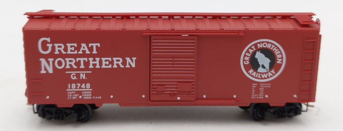 Micro-Trains 02000156 N Great Northern 40' Standard Single Door Boxcar #18748