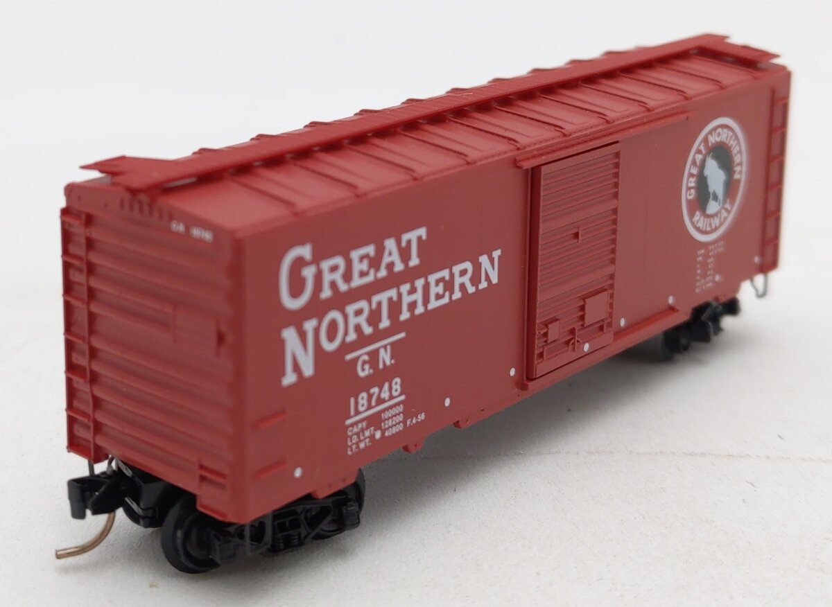 Micro-Trains 02000156 N Great Northern 40' Standard Single Door Boxcar #18748