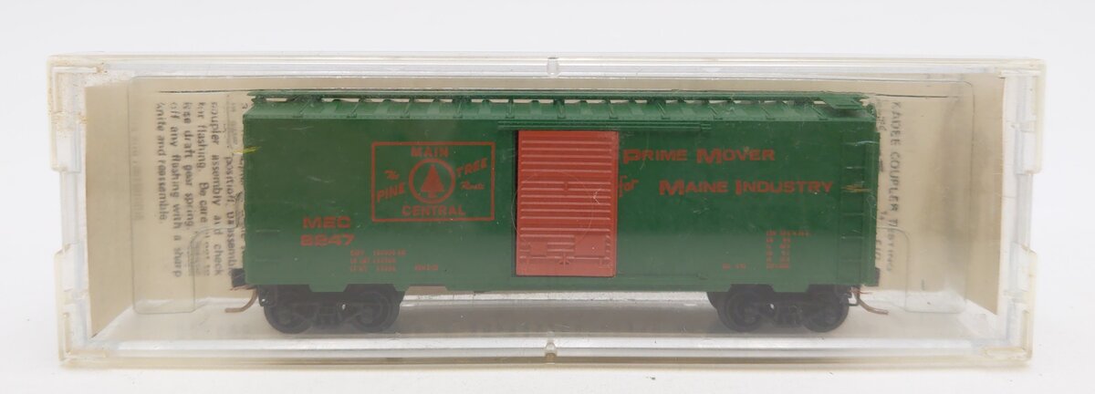 Micro-Trains 02000220 N Maine Central 40' Standard Single Door Boxcar #8247