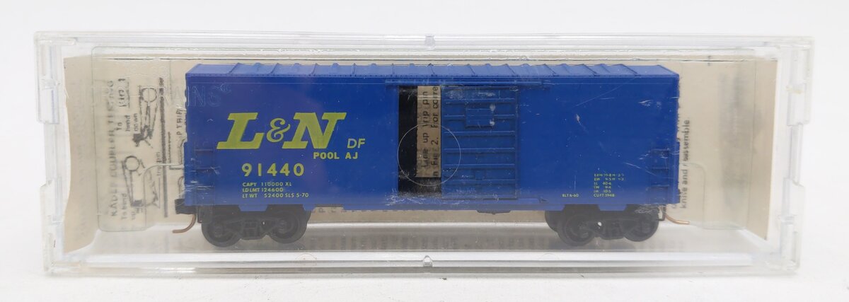 Micro-Trains 02400120 N L&N 40' Standard Single Door Boxcar w/o Roofwalk #91440