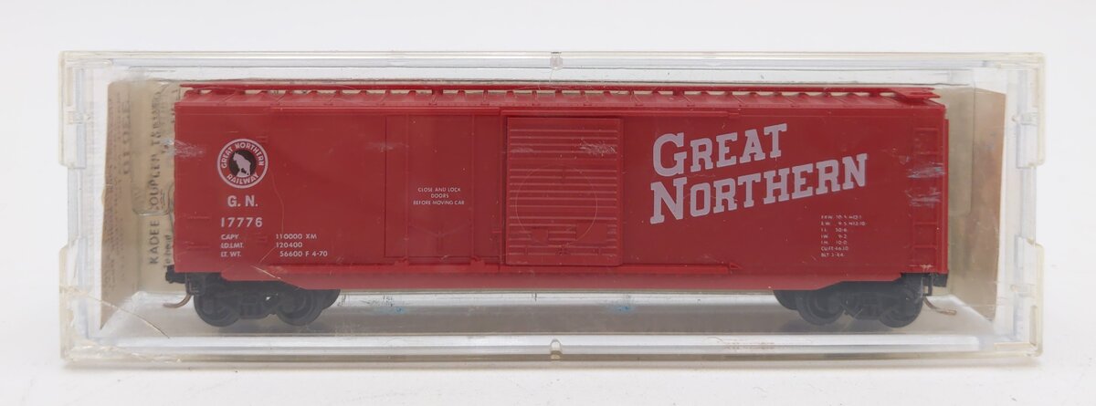 Micro-Trains 03300010 N Great Northern 50' Plug & Sliding Door Boxcar #17776
