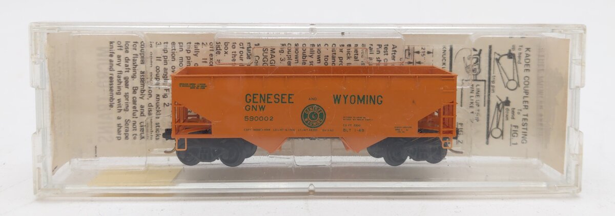 Micro-Trains 05500050 N Genesee & Wyoming Hopper 33' Twin Bay Hopper #590002
