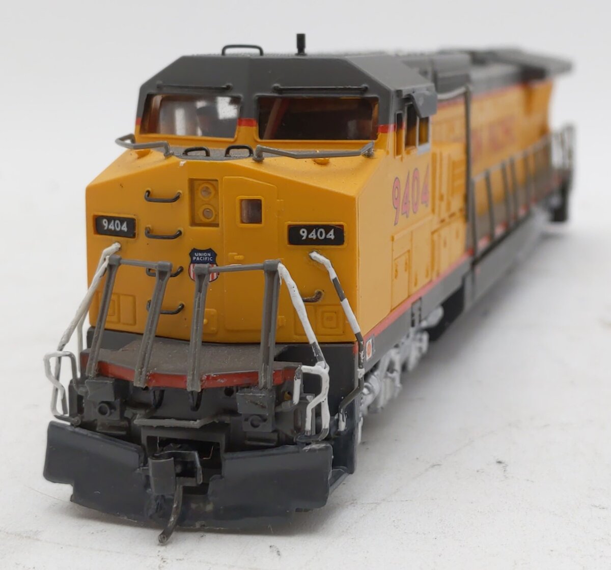 Bachmann 86003 HO Union Pacific GE Dash 8-40CW Wide Cab Diesel Locomotive #9404 EX/Box