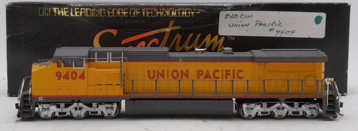 Bachmann 86003 HO Union Pacific GE Dash 8-40CW Wide Cab Diesel Locomotive #9404 EX/Box