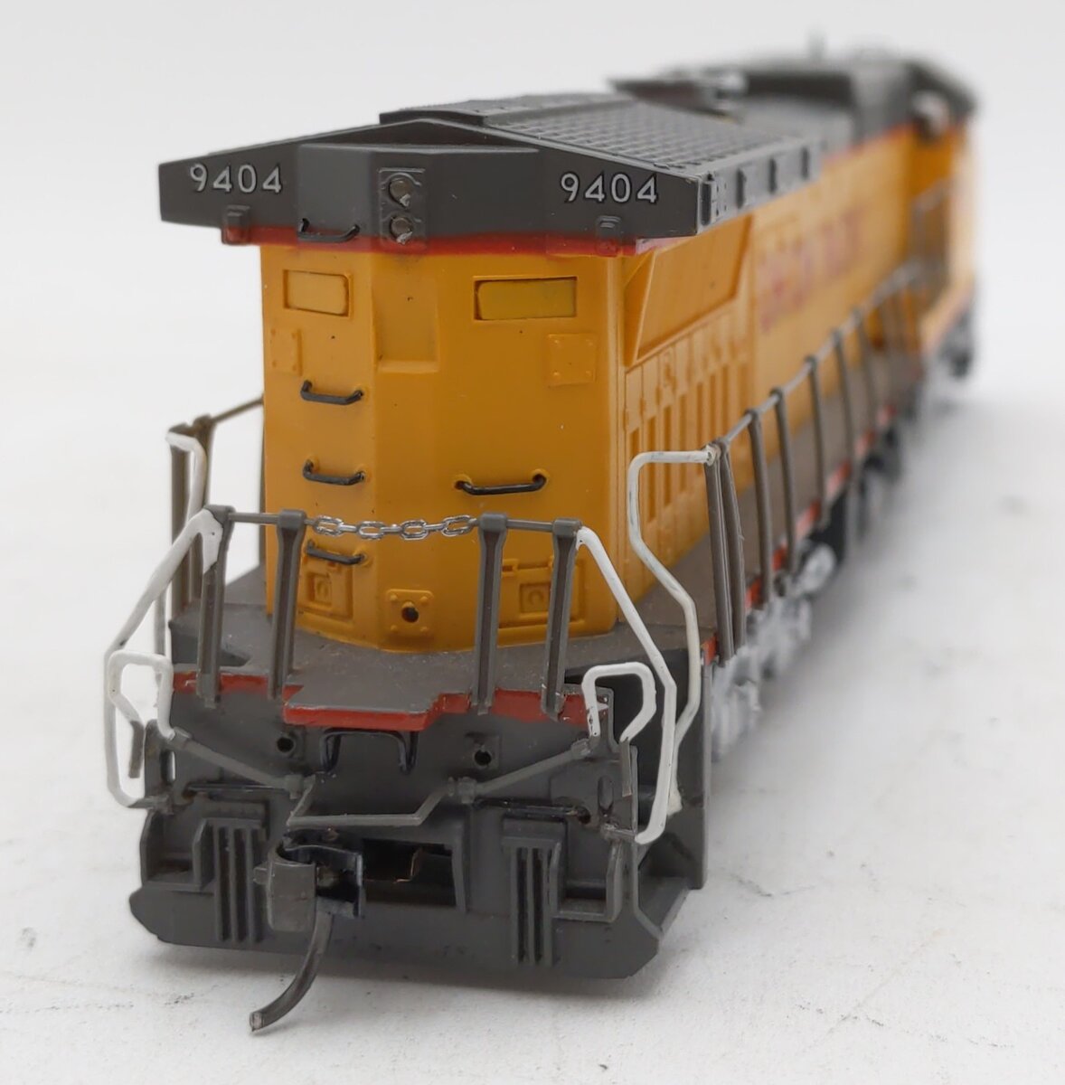 Bachmann 86003 HO Union Pacific GE Dash 8-40CW Wide Cab Diesel Locomotive #9404 EX/Box