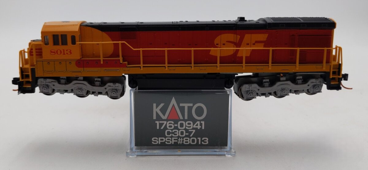 Kato 176-0941 N SPSF Kodachrome C30-7 Diesel Locomotive #8013