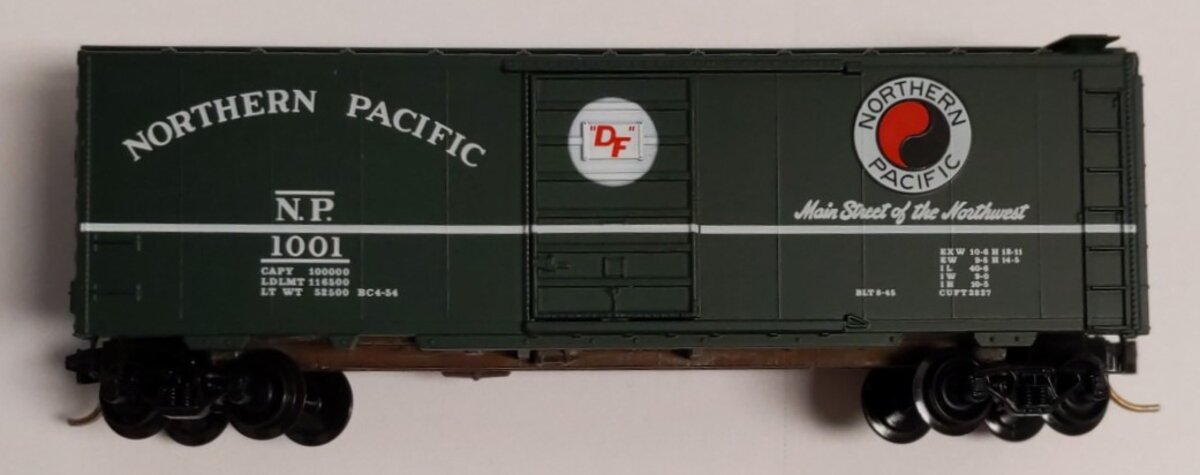 Micro-Trains 02000236 N Scale Northern Pacific 40' Single Door Boxcar #1001
