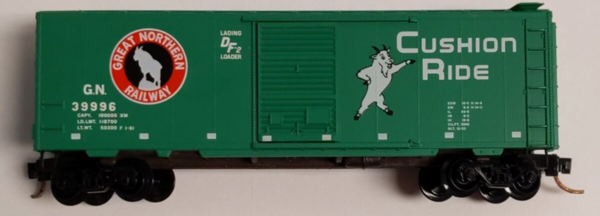 Micro-Trains 02000680 N Great Northern 40' Standard Single Door Boxcar #39996