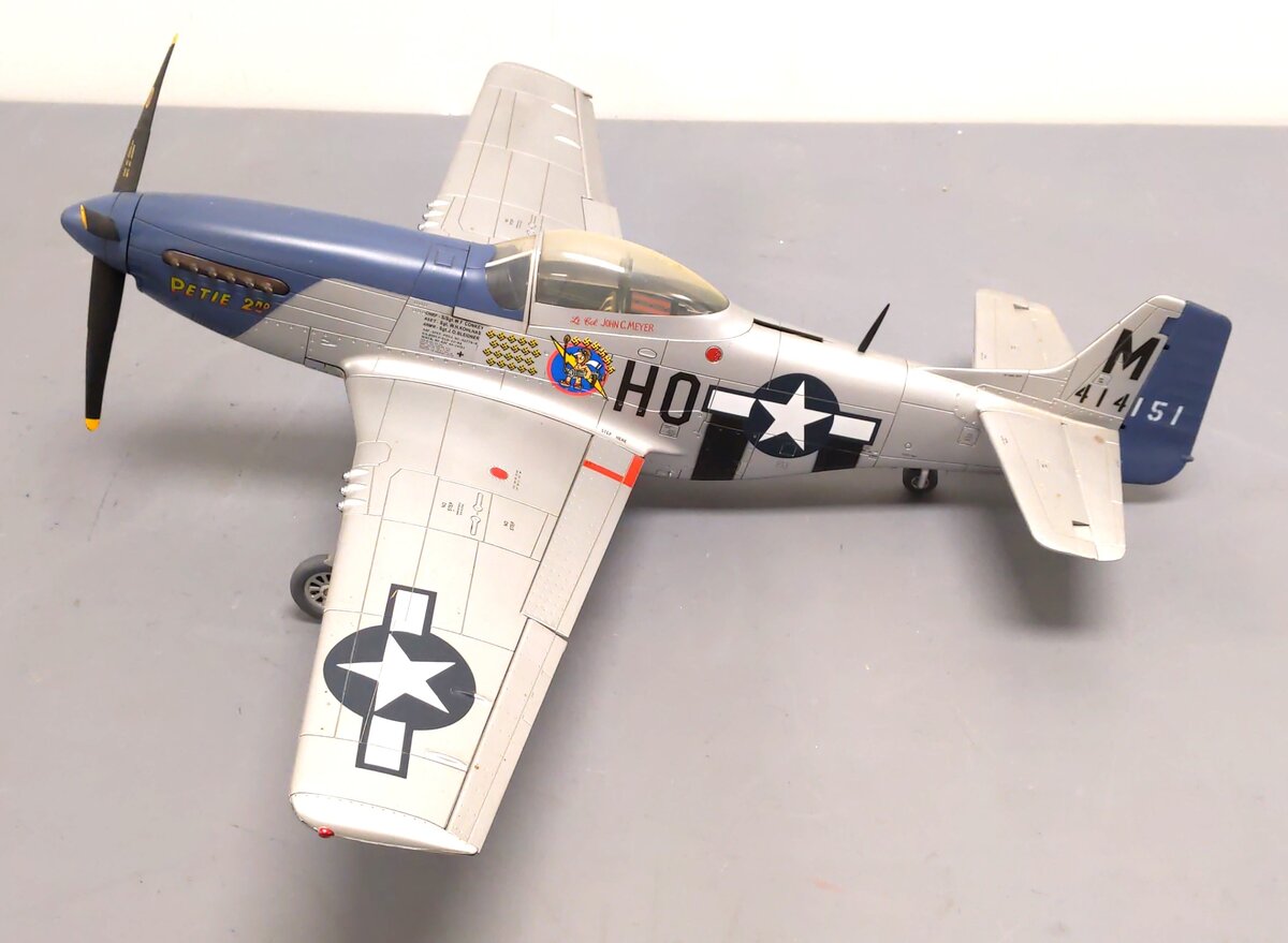 21st Century 1:18 scale WWII WWII P-51D Mustang “Petie 2nd” EX