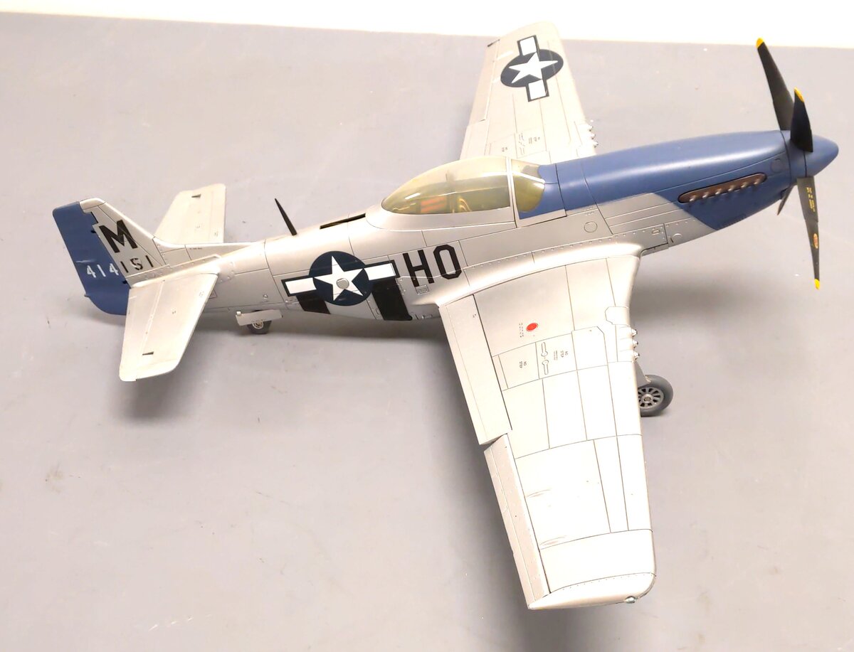 21st Century 1:18 scale WWII WWII P-51D Mustang “Petie 2nd” EX