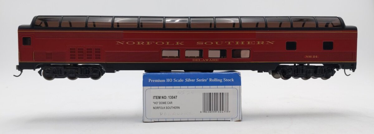 Bachmann 13047 HO Norfolk Southern Budd 85' Full-Length Dome w/Lights