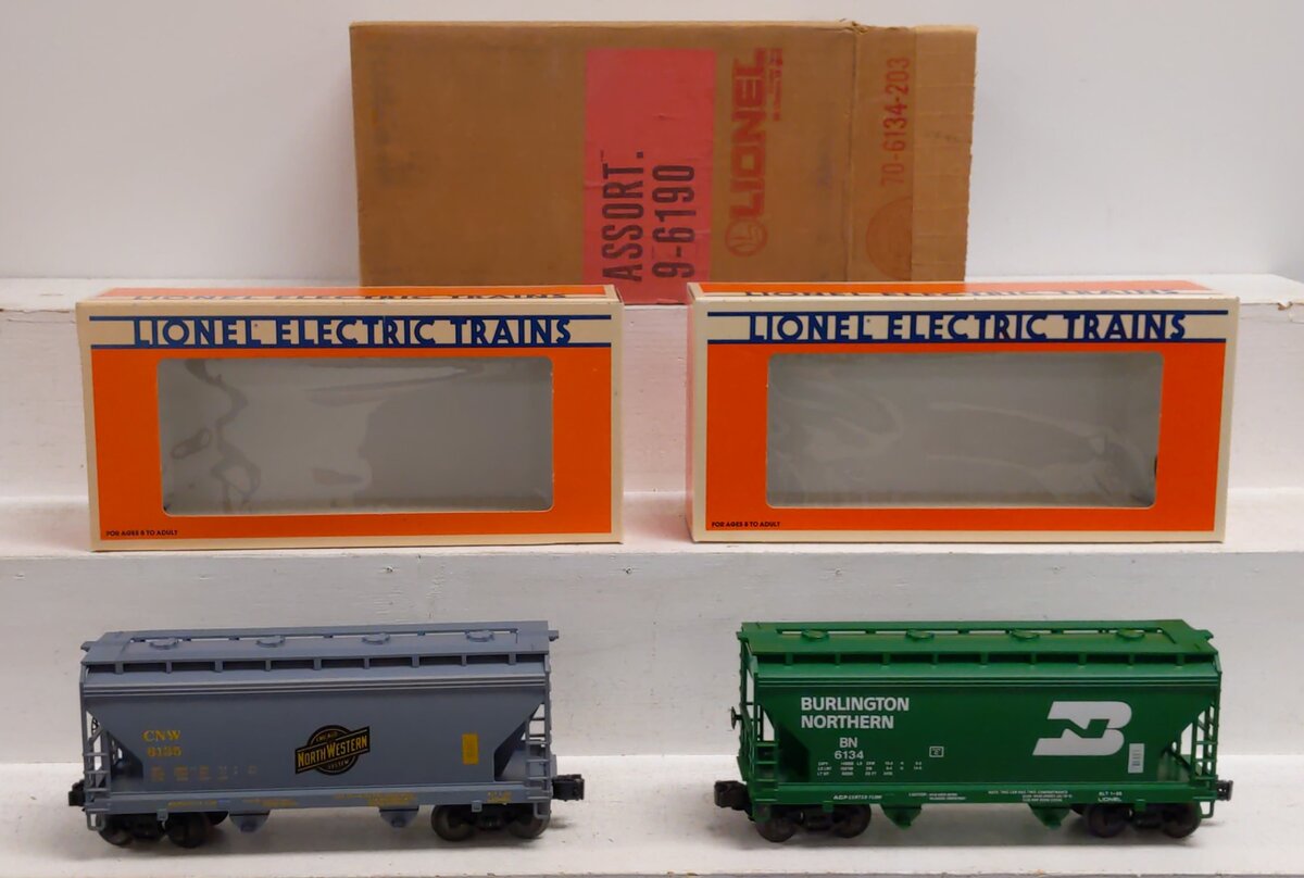 Lionel 9-6190 BN and C&NW ACF 2-Bay Hopper Cars (Set of 2) MT/Box