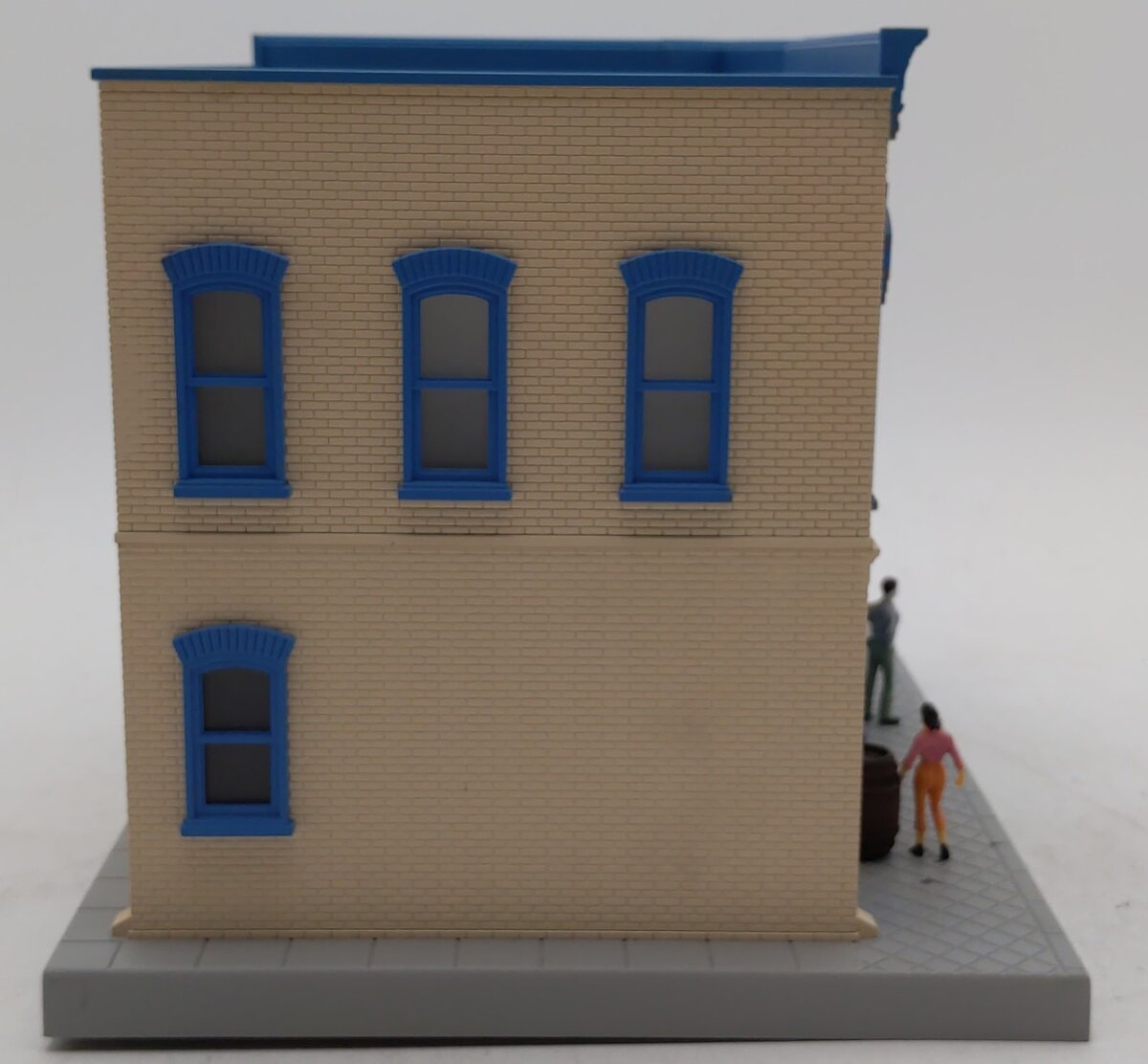 MTH 30-90476 Benedetto Brooklyn Meat's & Deli Opposite Corner Building w/ Sign