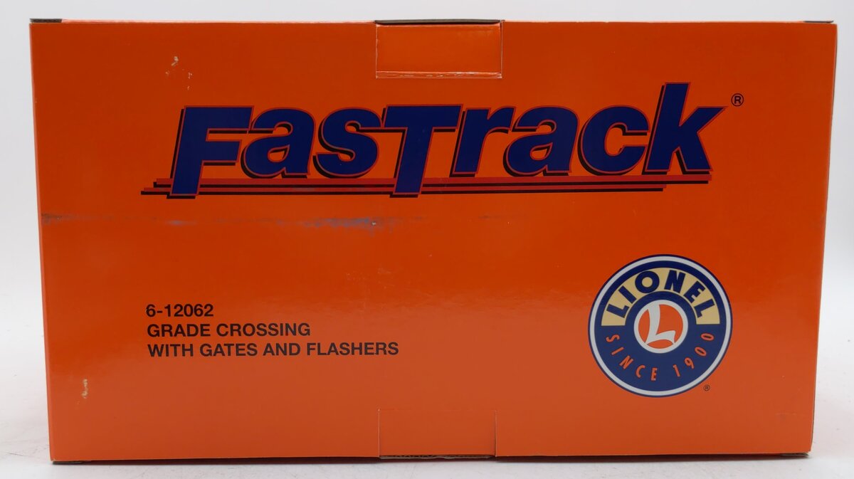 Lionel 6-12062 O Grade Crossing With Gates & Flashers LN/Box