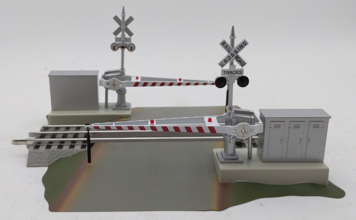 Lionel 6-12062 O Grade Crossing With Gates & Flashers LN/Box