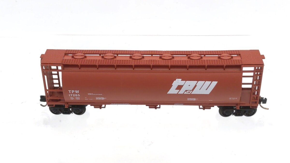 Bowser 37835 N Toledo, Peoria & Western Cylindrical Hopper #17205