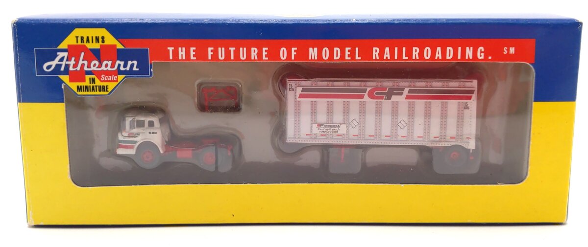 Athearn 10801 N Scale Ford C & 28' Wedge Trailer