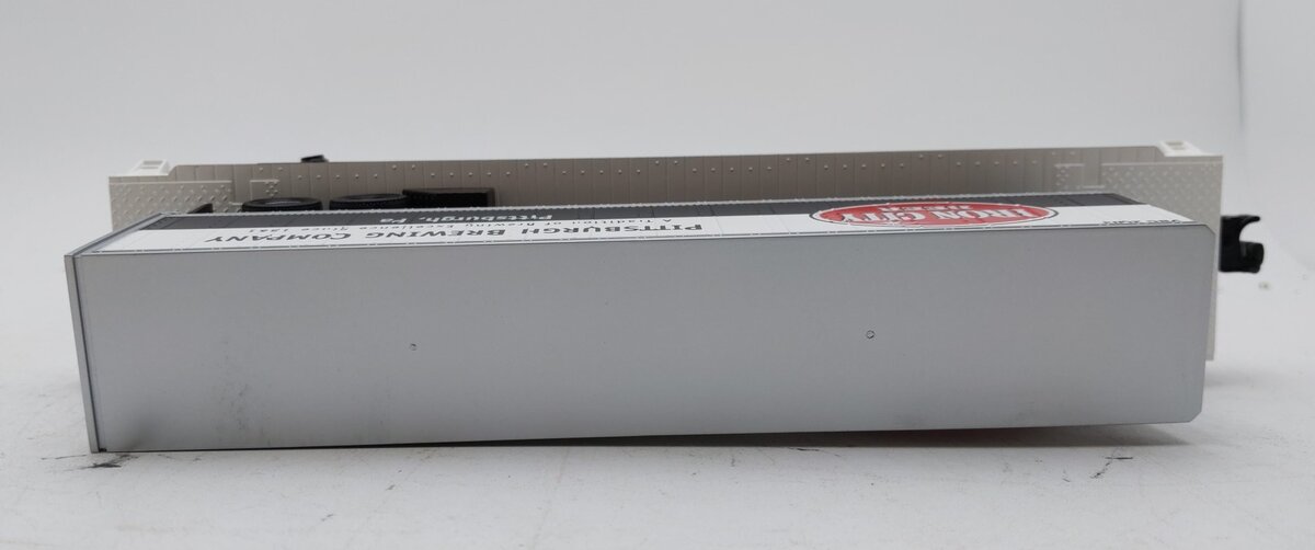 MTH 30-76110 O Iron City Beer Flatcar with Trailer LN/Box