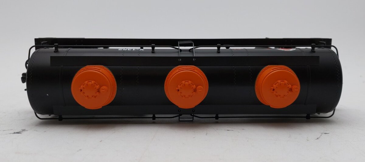 MTH 30-7326 O Gauge Great Northern 3-Dome Tank Car LN/Box