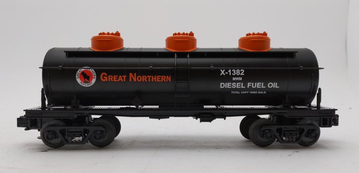 MTH 30-7326 O Gauge Great Northern 3-Dome Tank Car LN/Box