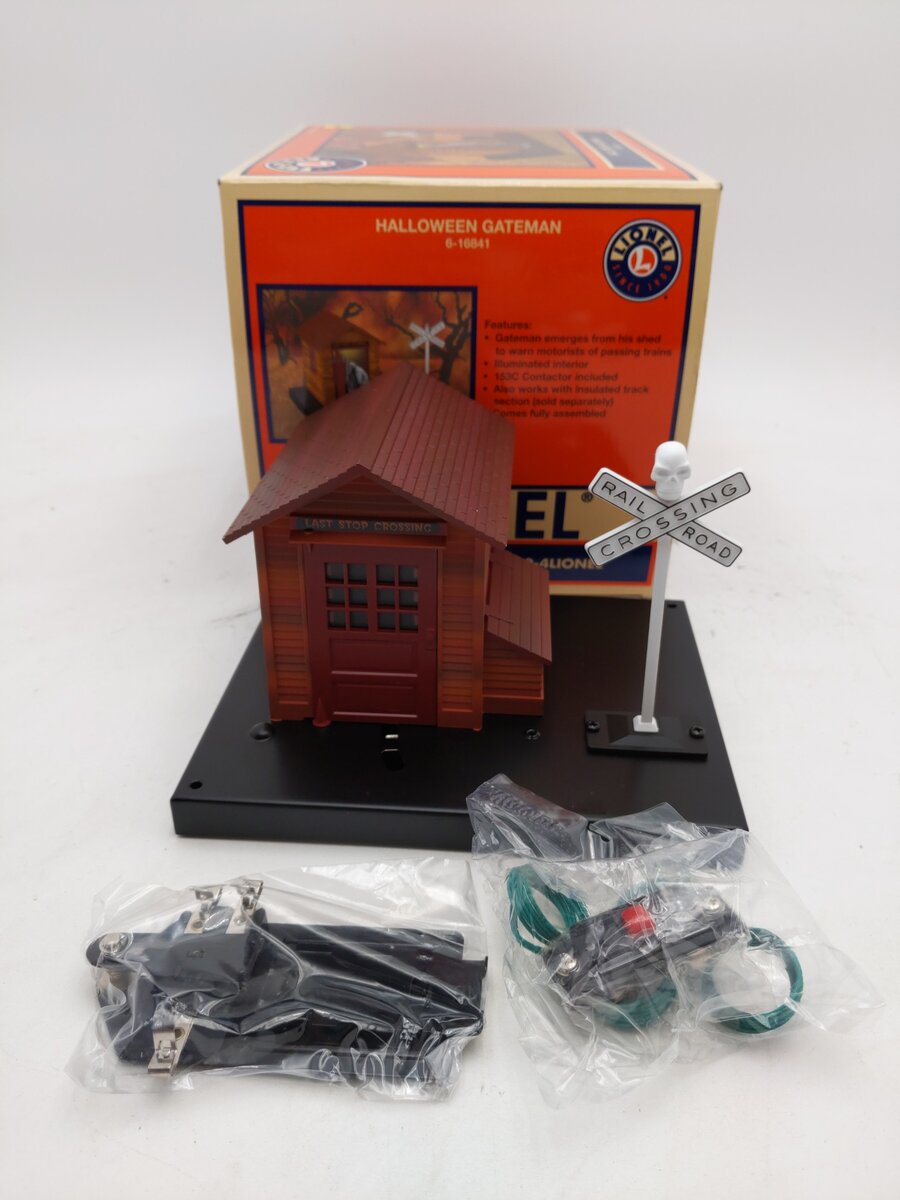 Lionel 6-16841 Halloween Gateman LN/Box