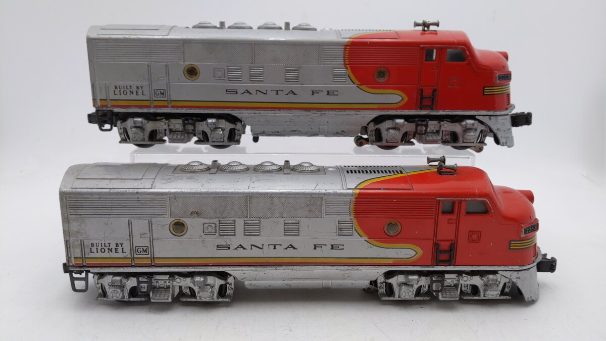 Lionel 2353 Vintage O Santa Fe F-3 AA Diesel Locomotive Set #2353 VG