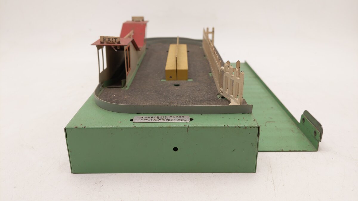 American Flyer K766 Vintage S Guilford Animated Passenger Station VG