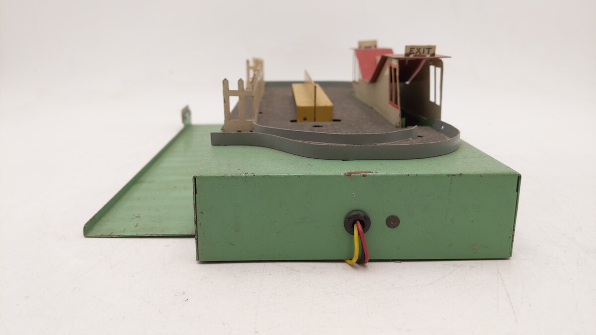 American Flyer K766 Vintage S Guilford Animated Passenger Station VG