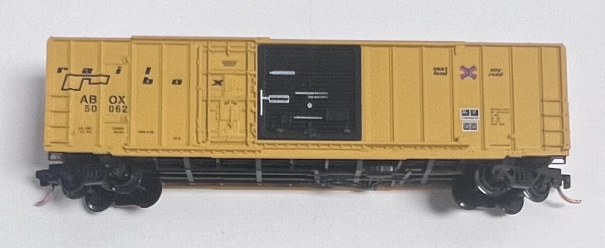 Micro-Trains 02600010 N RailBox 50' Rib Side Plug & Sliding Door Boxcar #50062 LN/Box