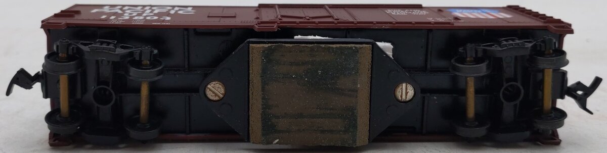 Walthers 931-751 HO Union Pacific Track Cleaning Car #113803 EX/Box