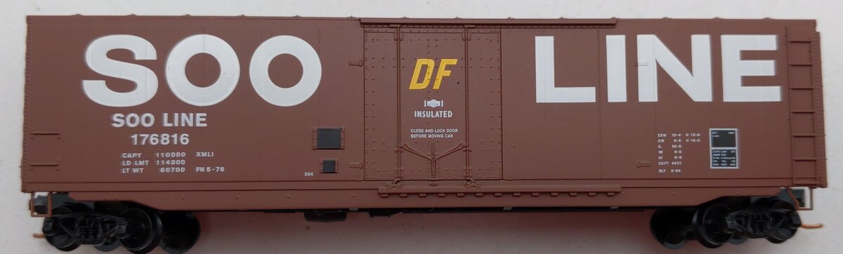 Micro-Trains 03800400 N SOO Line 50' Steel Plug Door Boxcar #176816 LN/Box