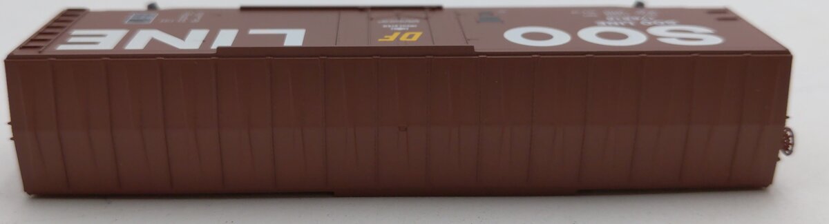 Micro-Trains 03800400 N SOO Line 50' Steel Plug Door Boxcar #176816 LN/Box