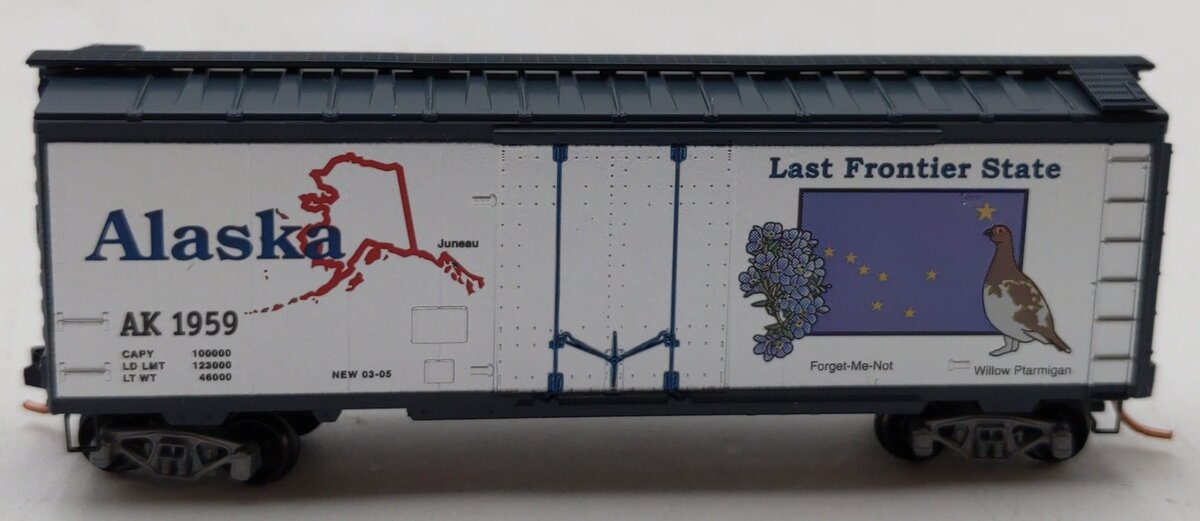 Micro-Trains 02100388 N Scale Alaska State 40' Standard Plug Door Boxcar #1959 LN/Box