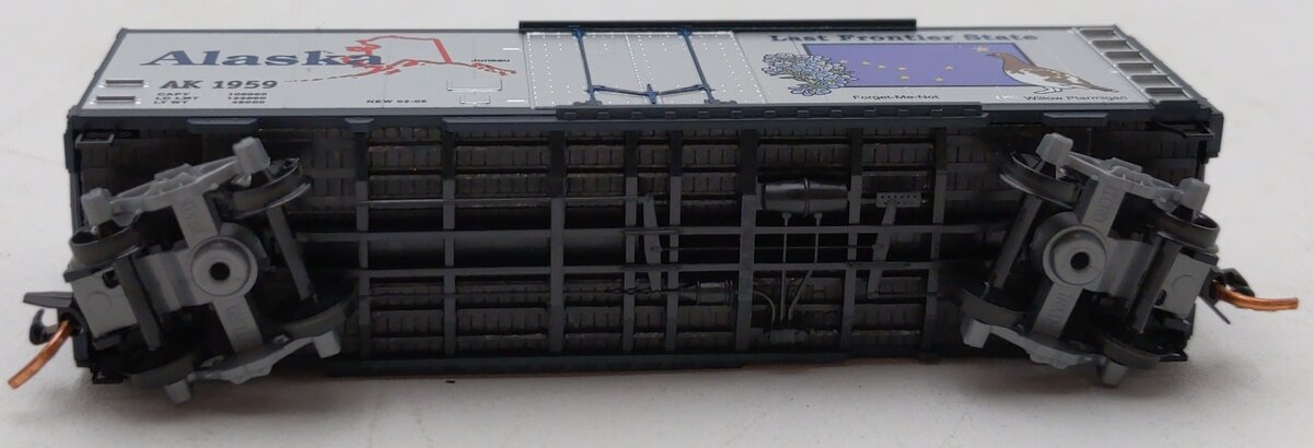 Micro-Trains 02100388 N Scale Alaska State 40' Standard Plug Door Boxcar #1959 LN/Box