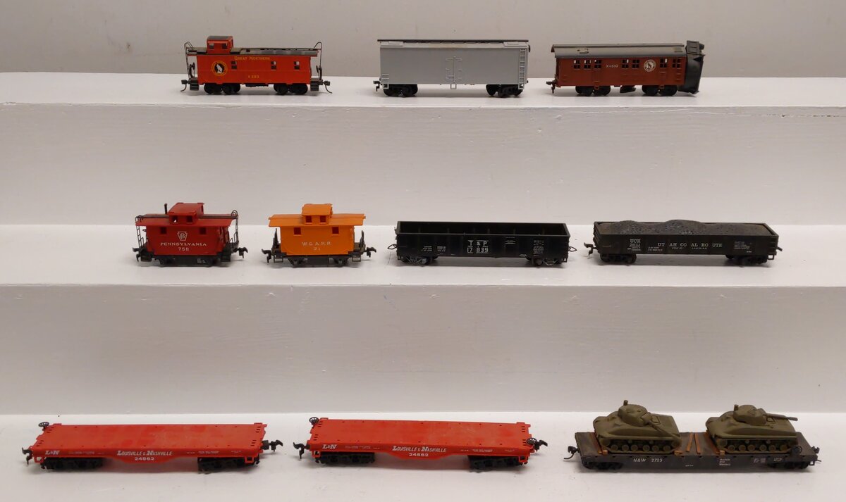 Bachmann & Other Assorted HO Scale Freight Cars [10] VG