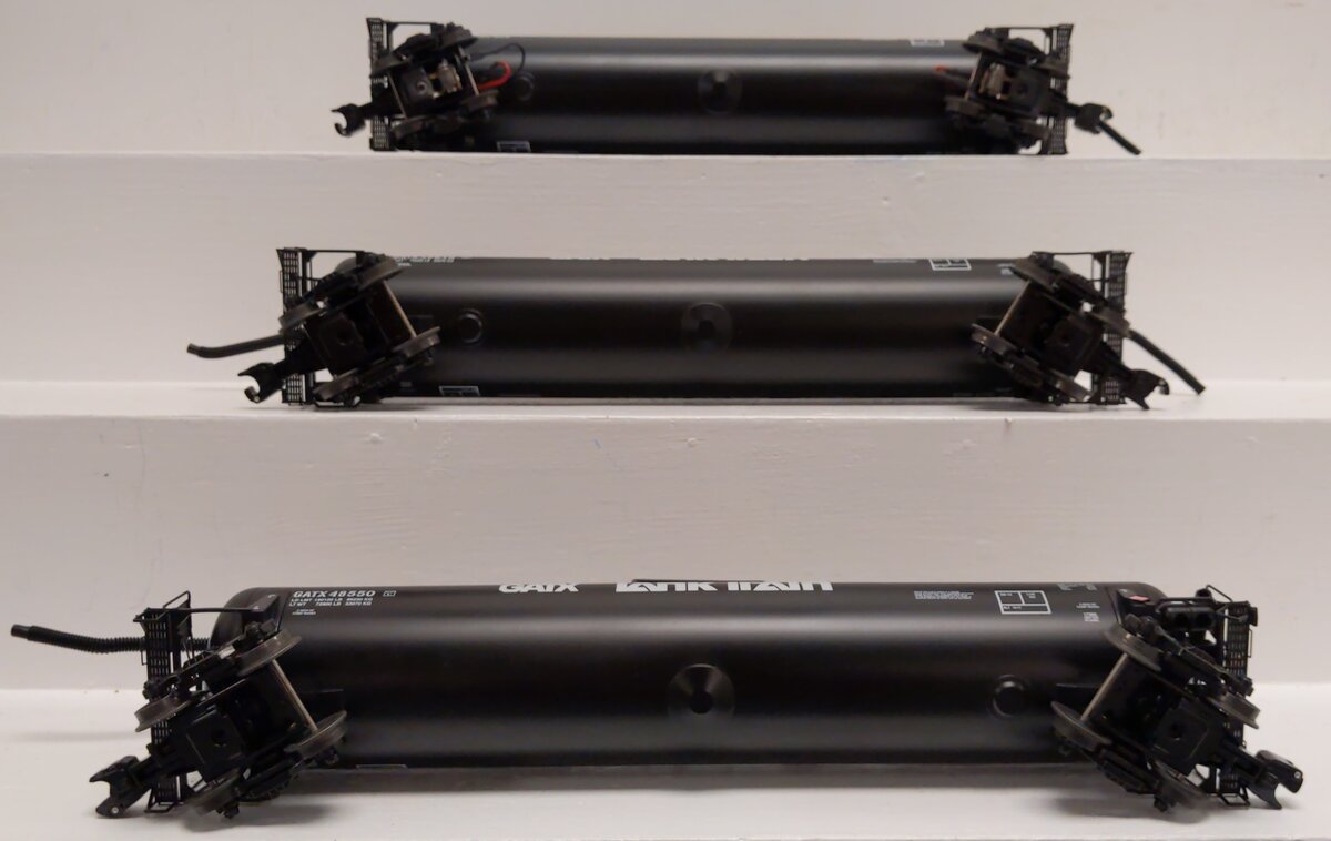 Lionel 6-17983 O Gauge GATX Tank Train Intermediate Cars (Set of 3) NIB