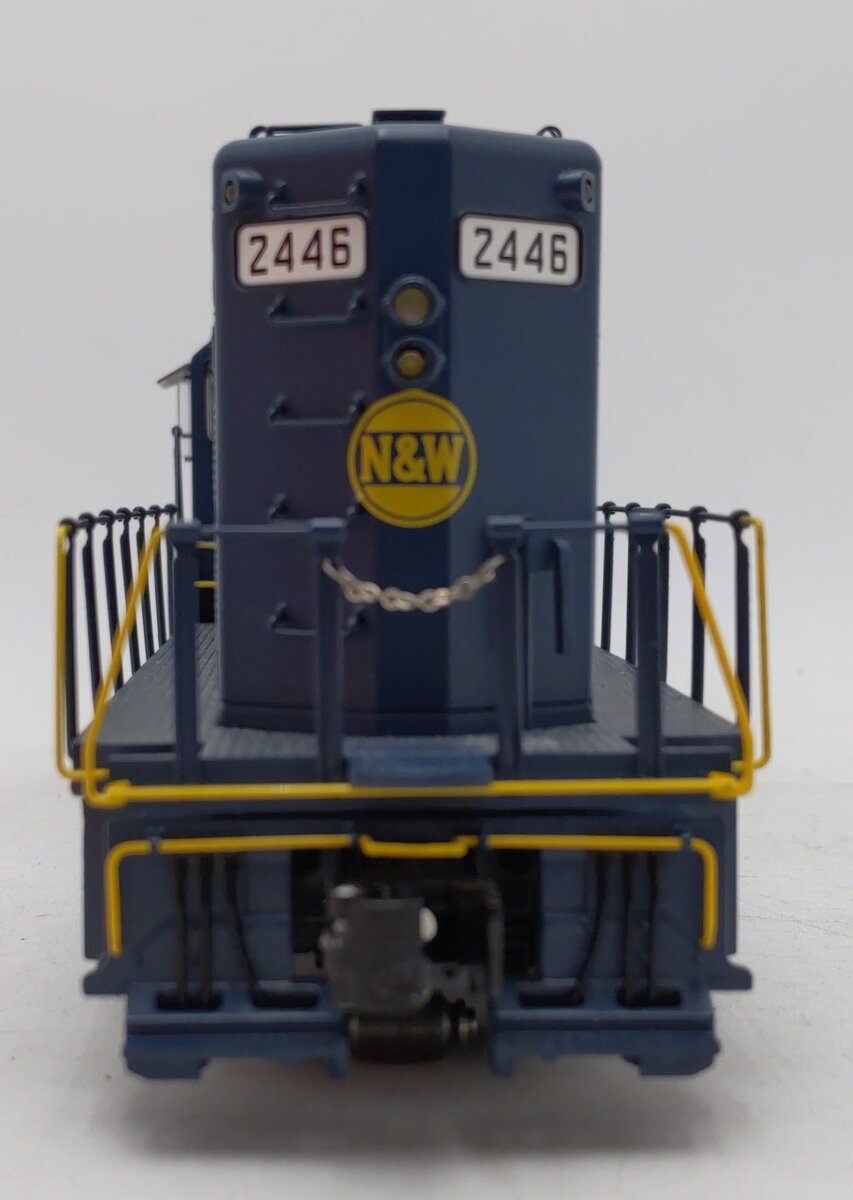 Lionel 6-28592 O Gauge Norfolk & Western GP7 Diesel Engine w/Legacy #2446